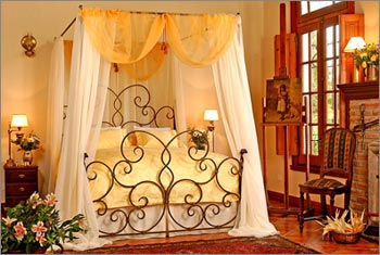 Romantic Wrought Iron Bed Design