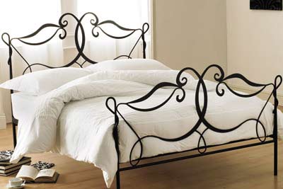 Metal Frame  Hardware on Wrought Iron Beds  Wrought Iron Bed Frames  Wrought Iron Beds Designs